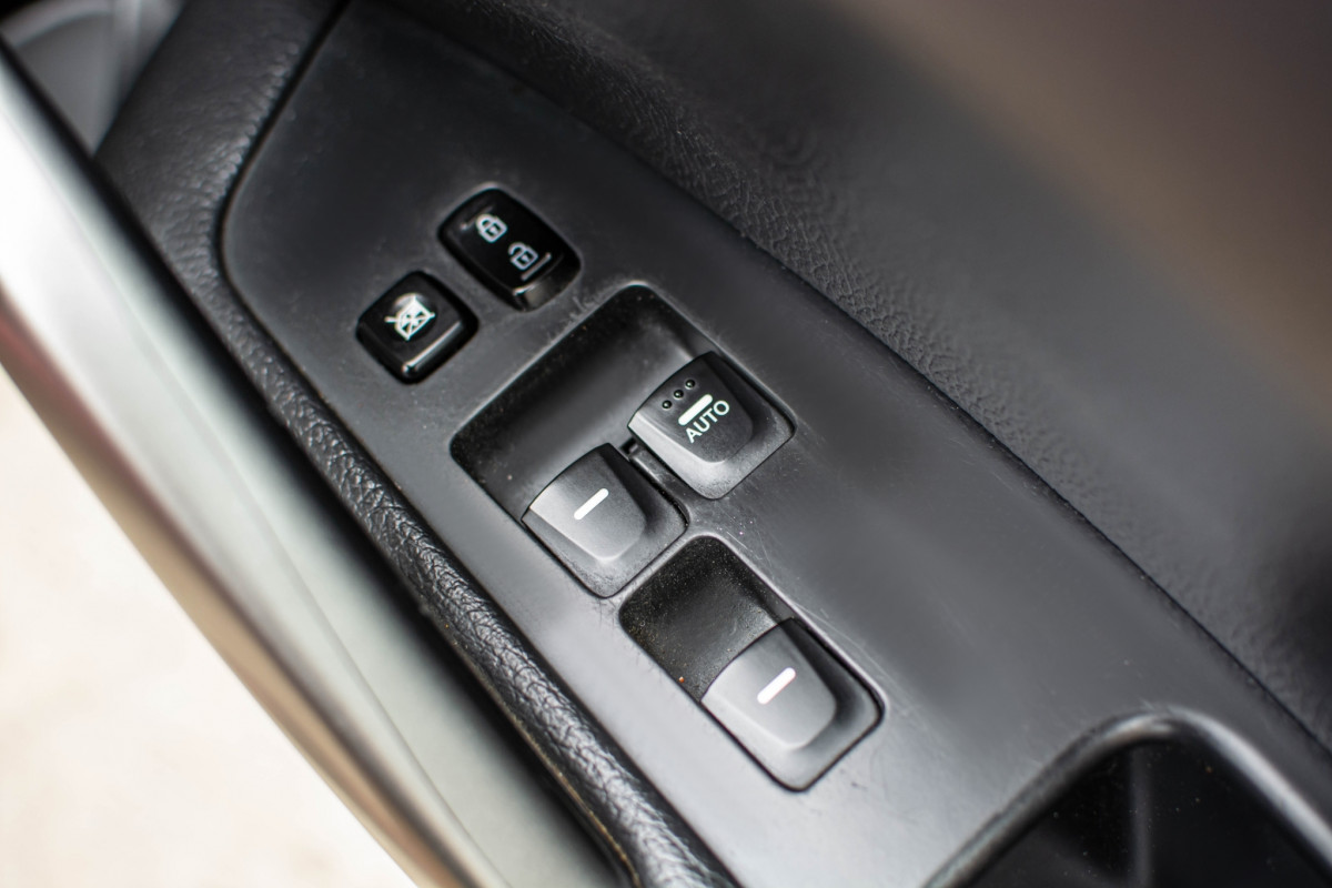 HYUNDAI VELOSTER 1.6 SPORT รถสปอร์ต เครื่องเทอร์โบ หลังคาแก้วทั้งบาน