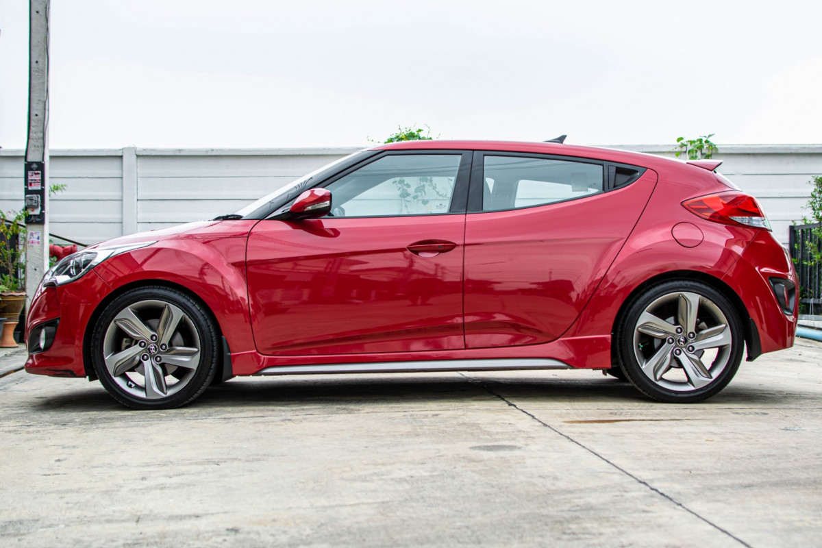 HYUNDAI VELOSTER 1.6 SPORT รถสปอร์ต เครื่องเทอร์โบ หลังคาแก้วทั้งบาน