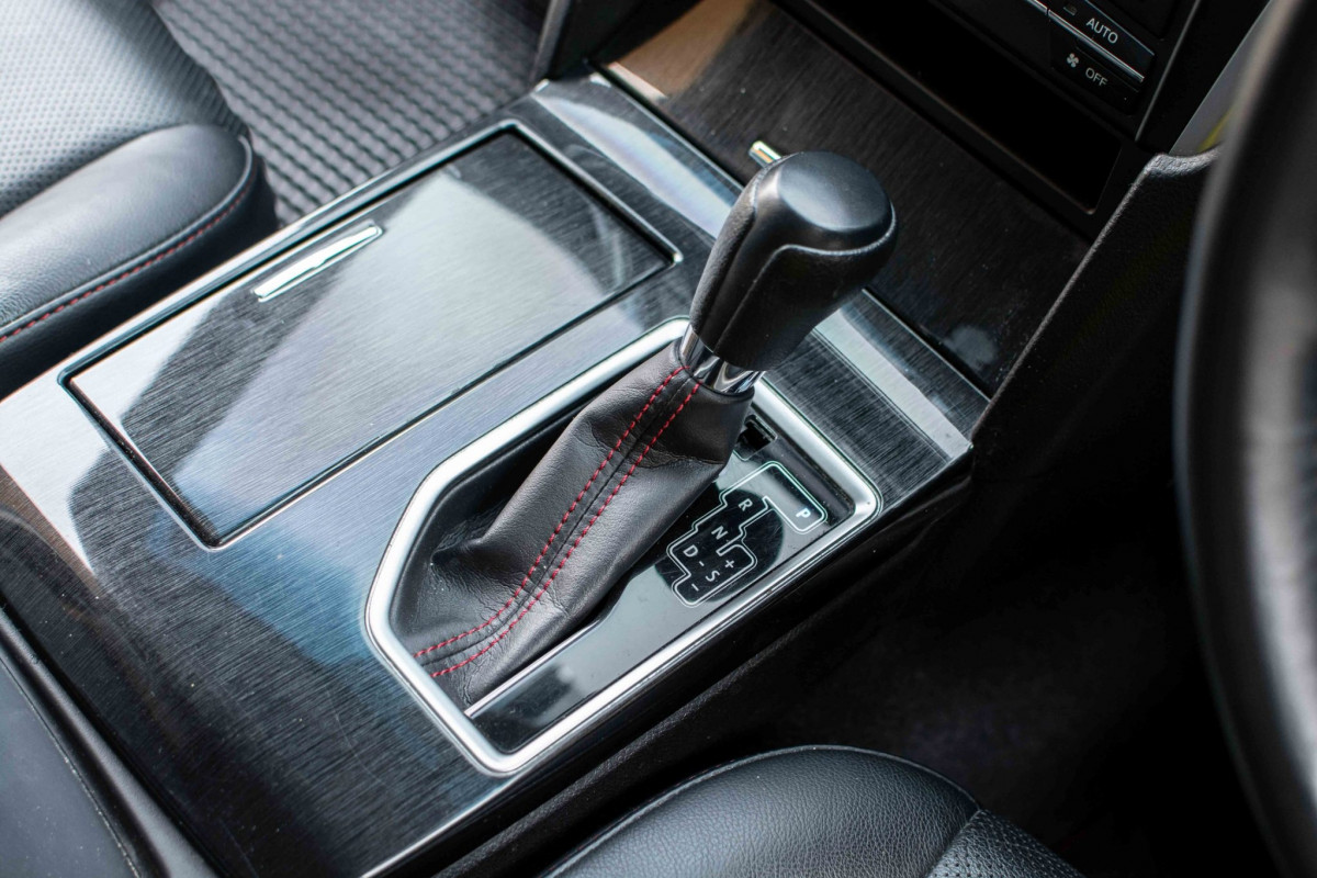 TOYOTA CAMRY 2.0G EXTREMO ไมล์แท้เช็คศูนย์ทุก 10,000 กิโล สภาพสวยกว่ารถวิ่งน้อย