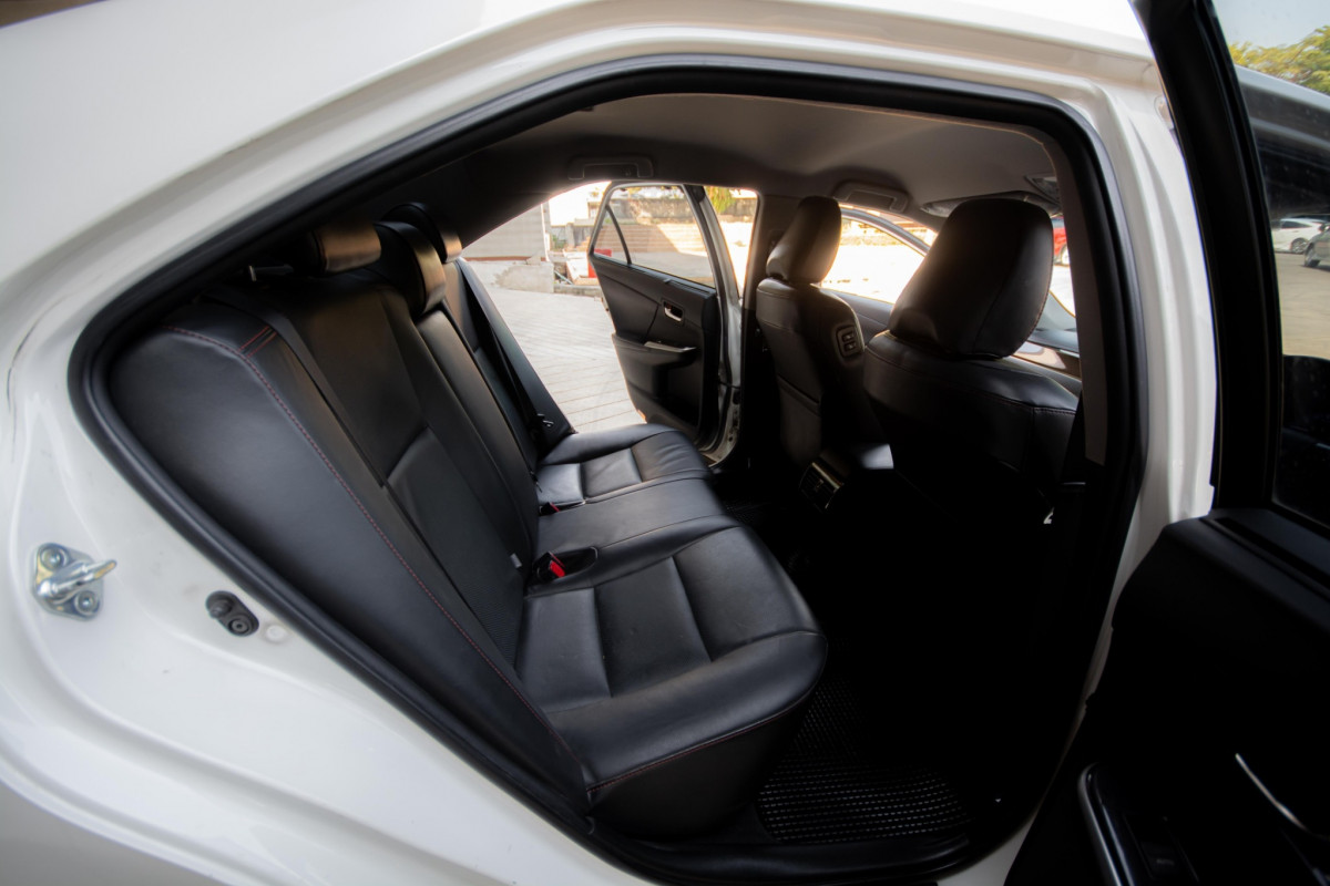 TOYOTA CAMRY 2.0G EXTREMO ไมล์แท้เช็คศูนย์ทุก 10,000 กิโล สภาพสวยกว่ารถวิ่งน้อย