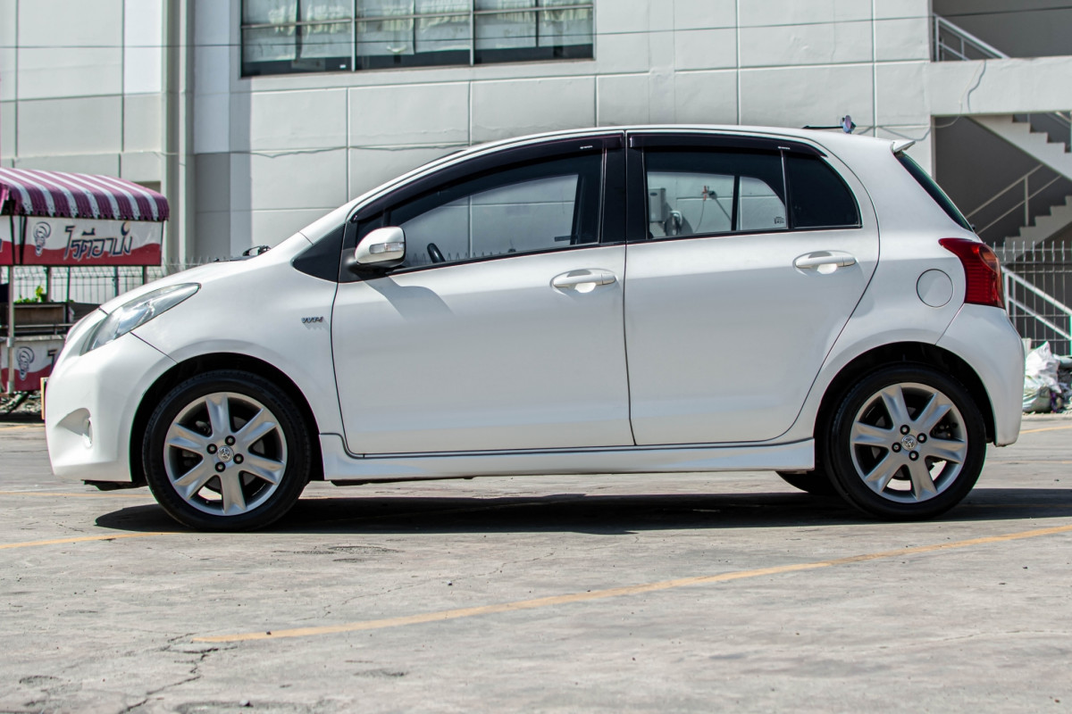 TOYOTA YARIS 1.5 G RS รถบ้านแท้ เจ้าของเก่าเป็นผู้หญิง โครงสร้างเดิม