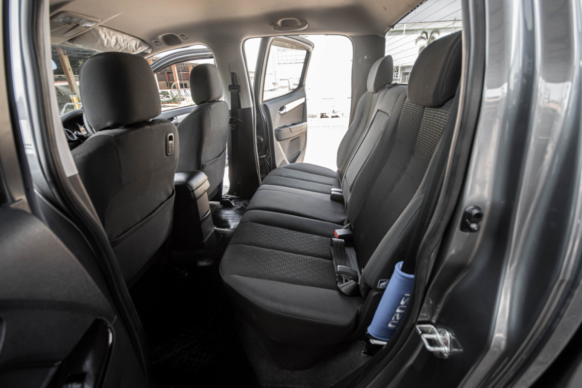 ISUZU D-MAX 1.9L DDI DOUBLE CAB HI-LANDER ล้อแม็กซ์สวย รถบ้าน สีหายาก