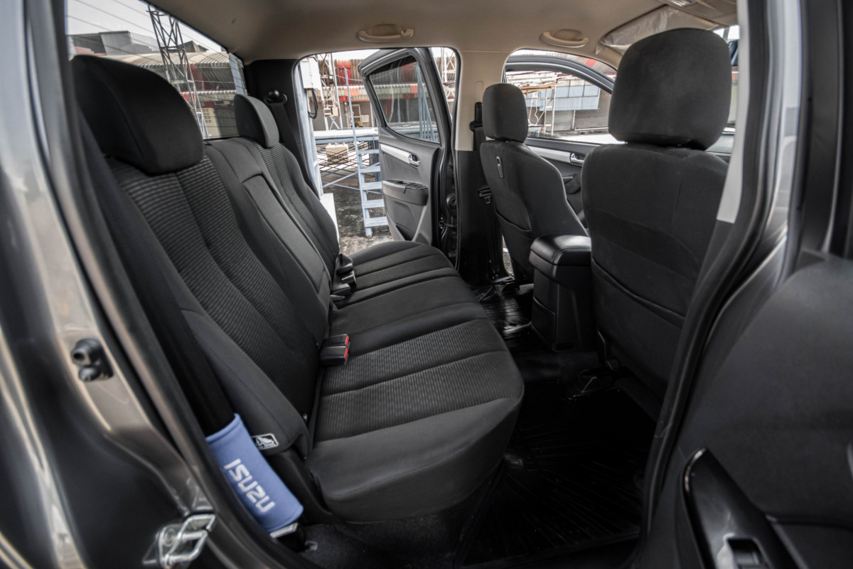 ISUZU D-MAX 1.9L DDI DOUBLE CAB HI-LANDER ล้อแม็กซ์สวย รถบ้าน สีหายาก