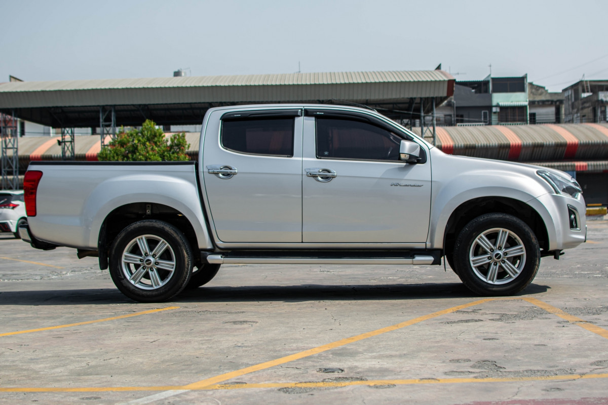 ISUZU D-MAX 1.9L DDI DOUBLE CAB HI-LANDER ไมล์แท้วิ่ง 34,800 โลเท่านั้น