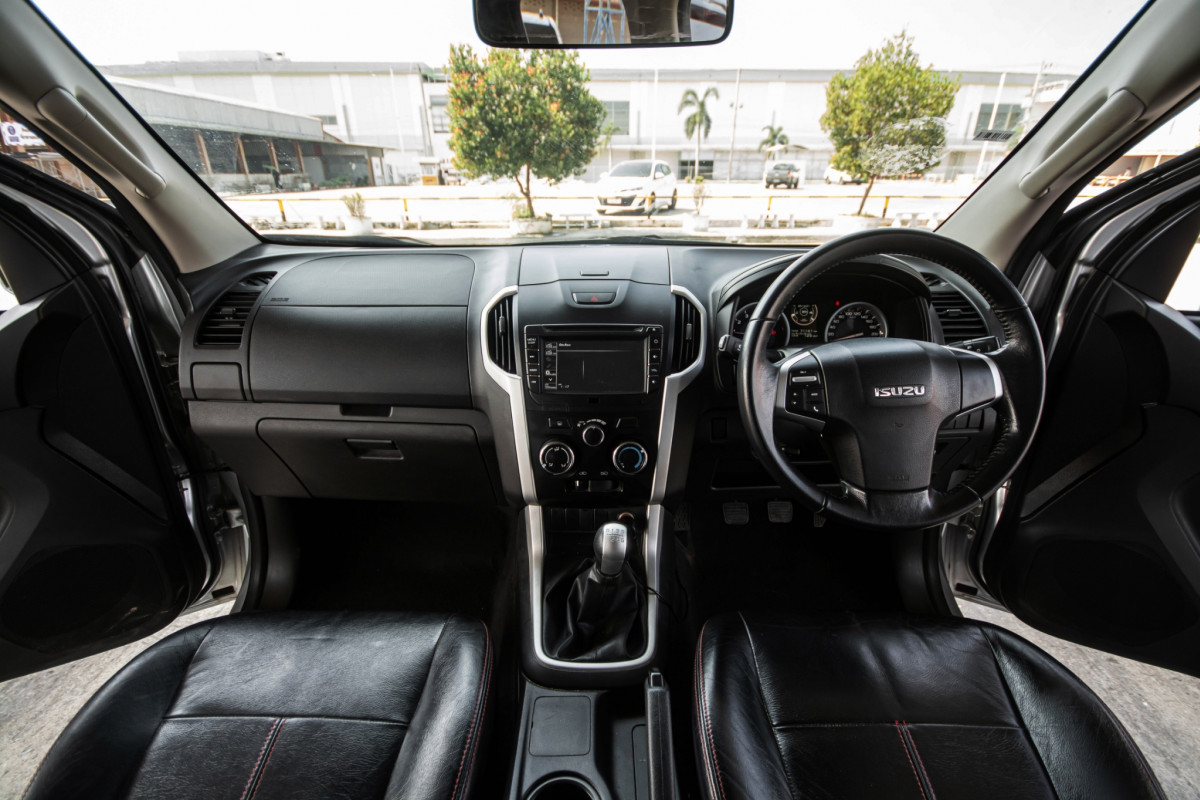 ISUZU D-MAX 1.9L DDI DOUBLE CAB HI-LANDER ไมล์แท้วิ่ง 34,800 โลเท่านั้น