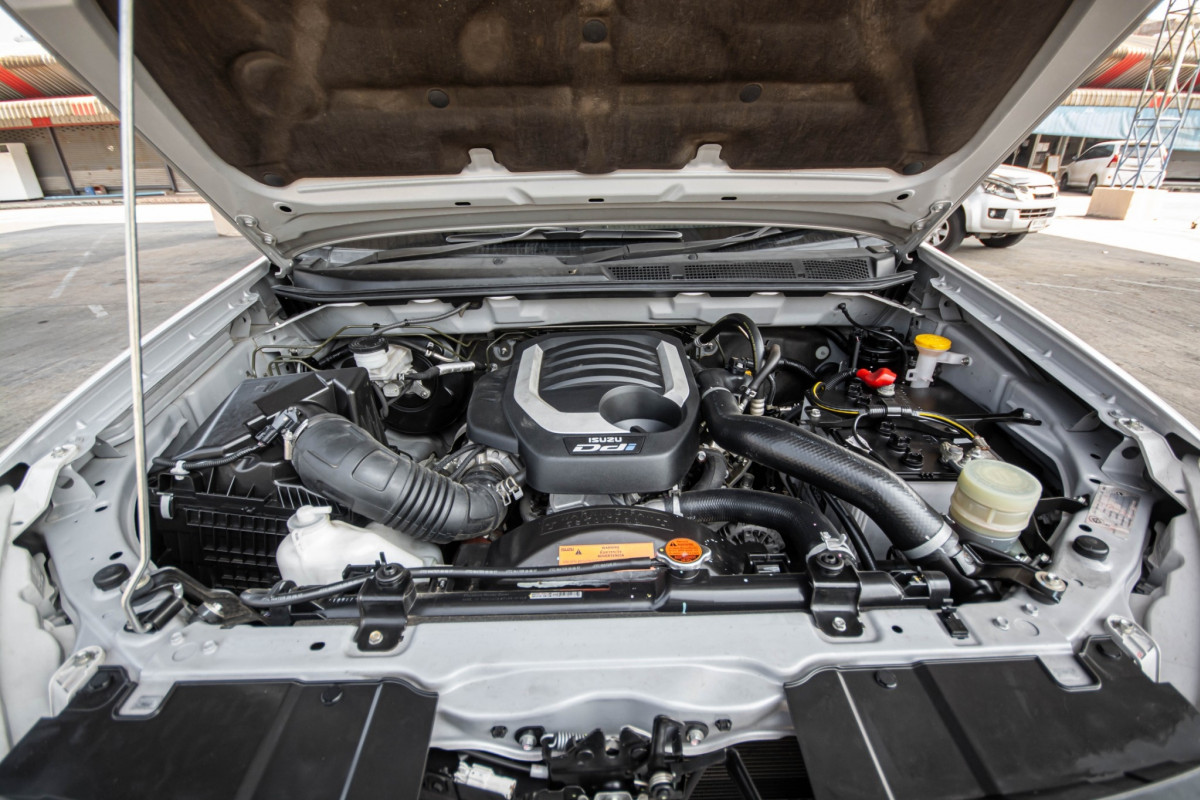 ISUZU D-MAX 1.9L DDI DOUBLE CAB HI-LANDER ไมล์แท้วิ่ง 34,800 โลเท่านั้น
