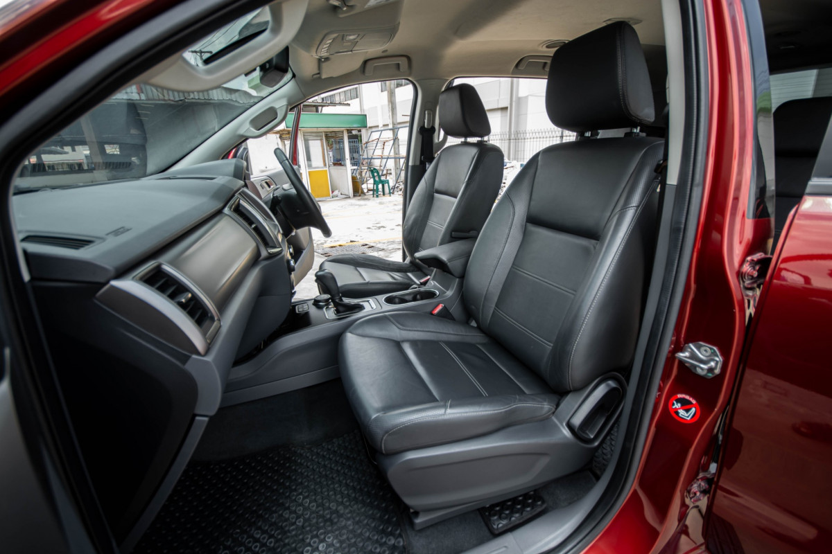 FORD EVEREST 3.2 4WD TITANIUM ตัวท็อป 4WD รถบ้านแท้ ไมล์แท้