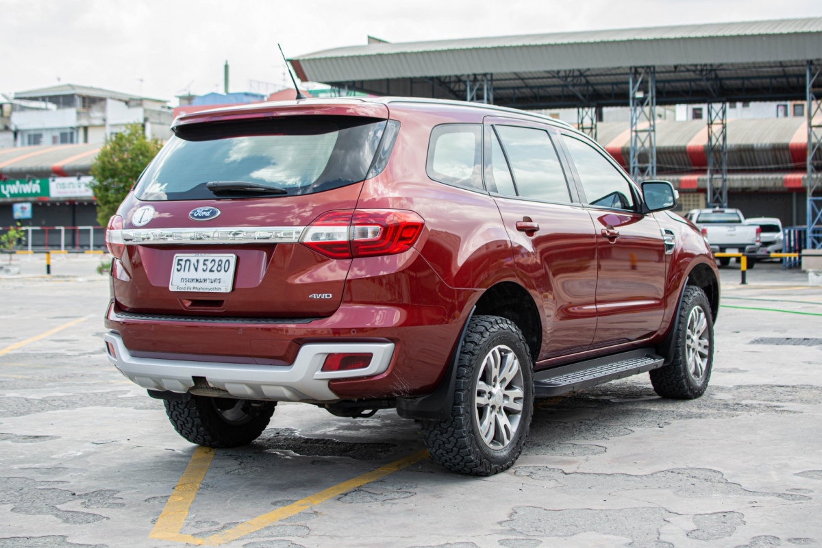 FORD EVEREST 3.2 4WD TITANIUM ตัวท็อป 4WD รถบ้านแท้ ไมล์แท้
