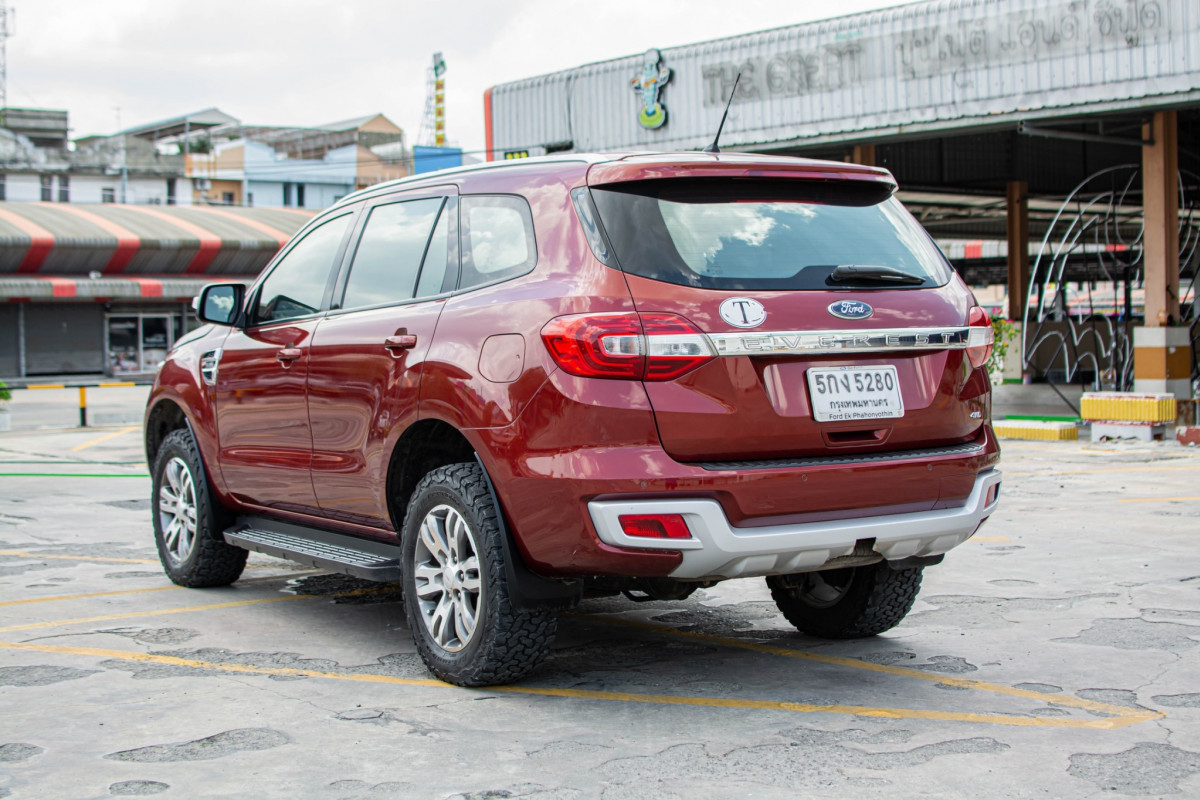 FORD EVEREST 3.2 4WD TITANIUM ตัวท็อป 4WD รถบ้านแท้ ไมล์แท้