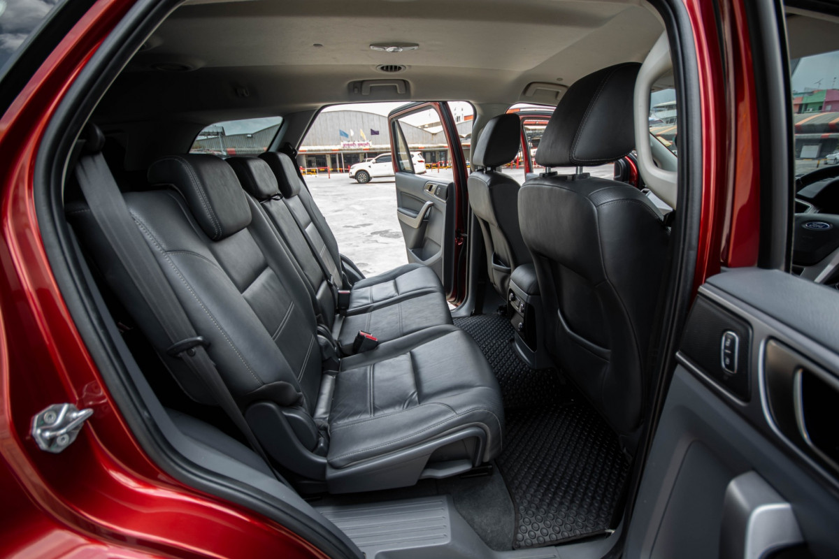 FORD EVEREST 3.2 4WD TITANIUM ตัวท็อป 4WD รถบ้านแท้ ไมล์แท้