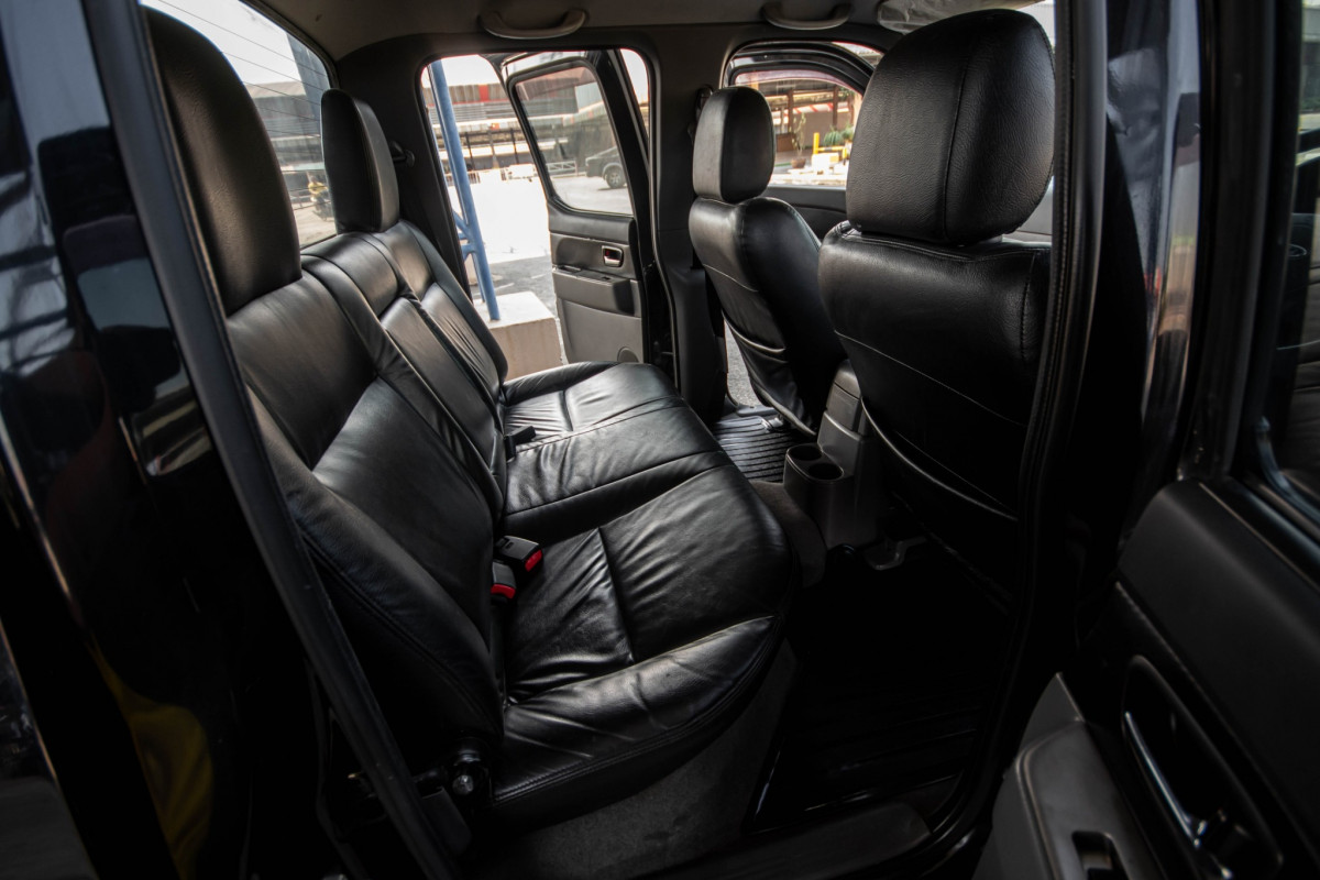 FORD RANGER 2.5XLT TDCI 4 ประตู รถบ้านมือเดียว ใช้งานถนอมมากๆ ส่งฟรีทั่วประเทศ