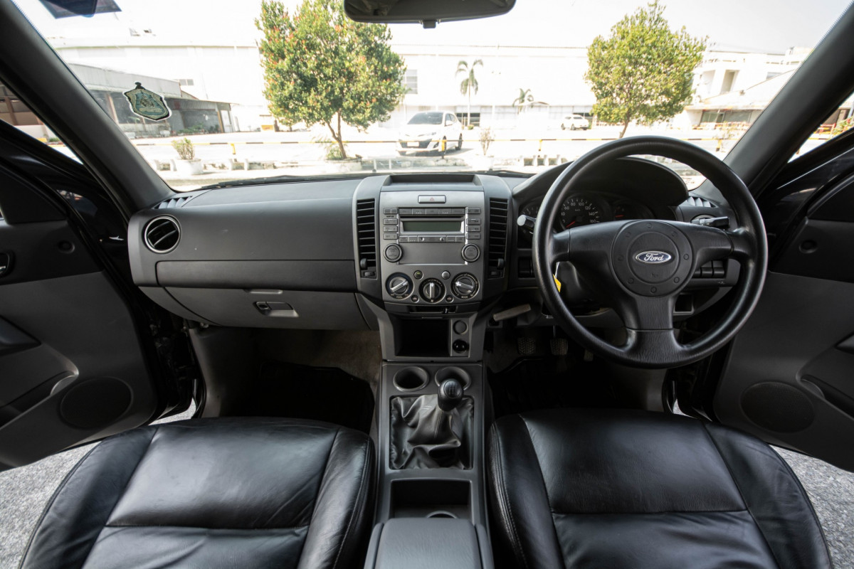 FORD RANGER 2.5XLT TDCI 4 ประตู รถบ้านมือเดียว ใช้งานถนอมมากๆ ส่งฟรีทั่วประเทศ