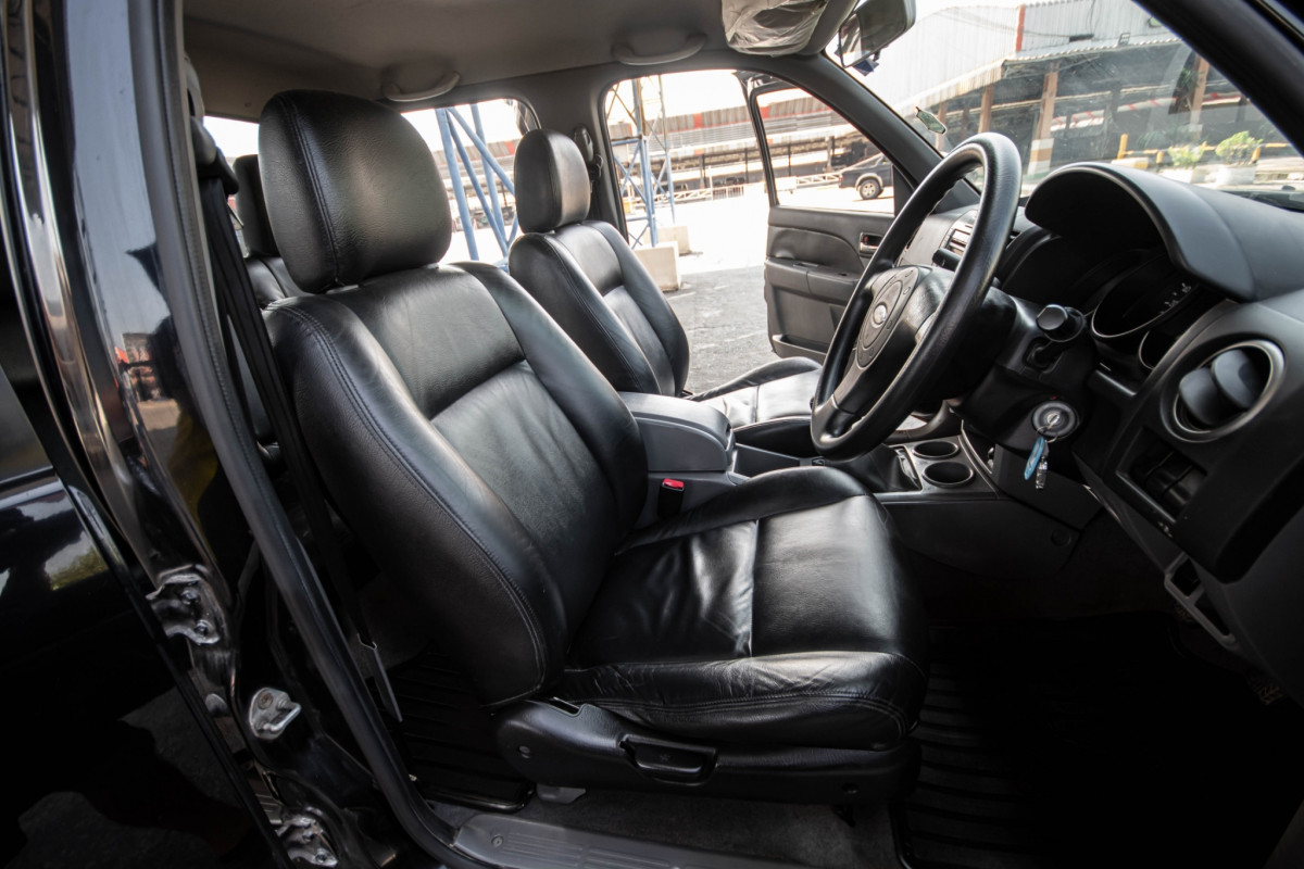 FORD RANGER 2.5XLT TDCI 4 ประตู รถบ้านมือเดียว ใช้งานถนอมมากๆ ส่งฟรีทั่วประเทศ