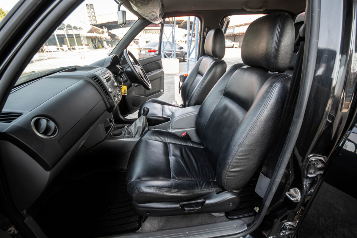 FORD RANGER 2.5XLT TDCI 4 ประตู รถบ้านมือเดียว ใช้งานถนอมมากๆ ส่งฟรีทั่วประเทศ