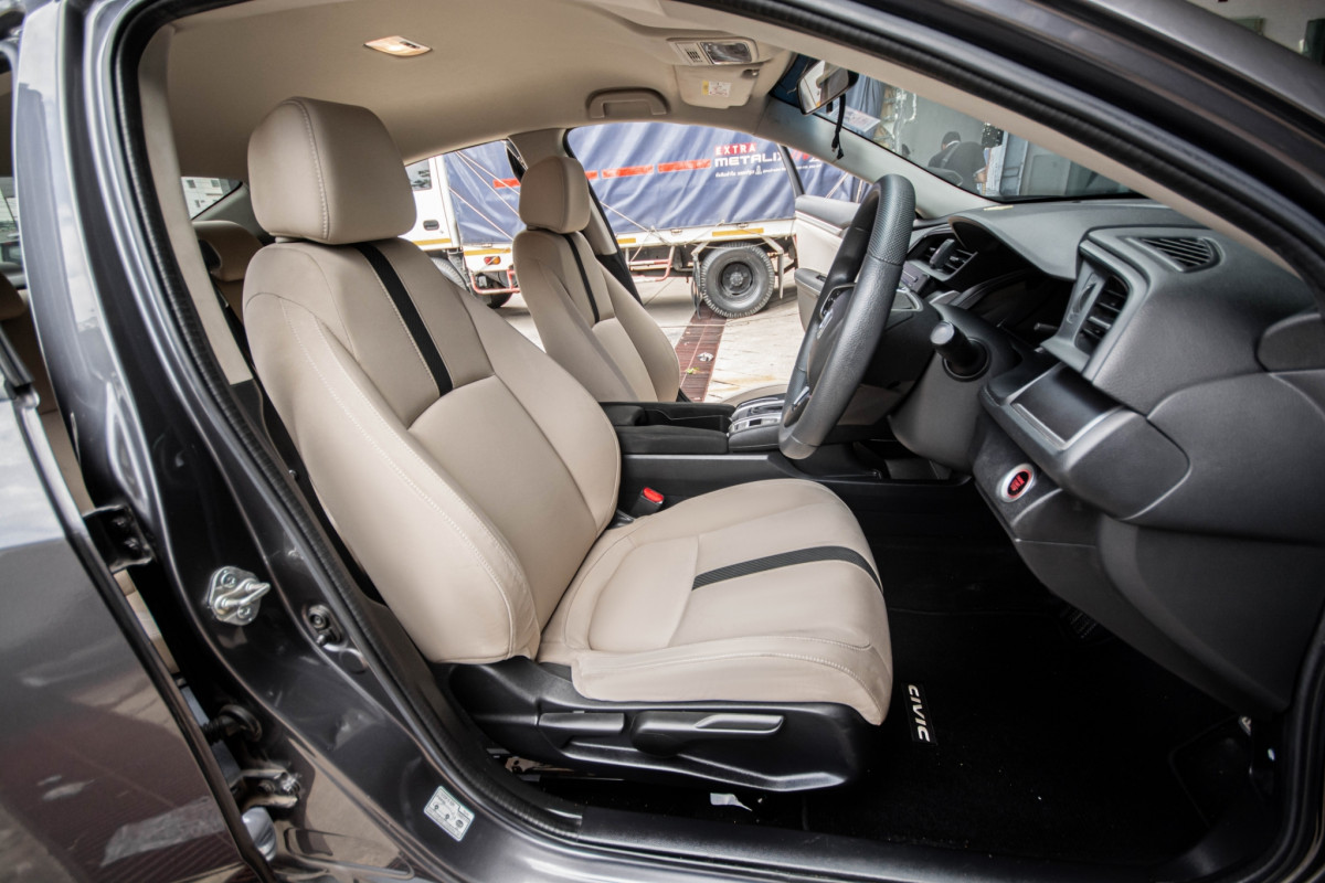 HONDA CIVIC 1.8E CVT I-VTEC ABS รถมือเดียว ติดต่อด่วนเลยครับ