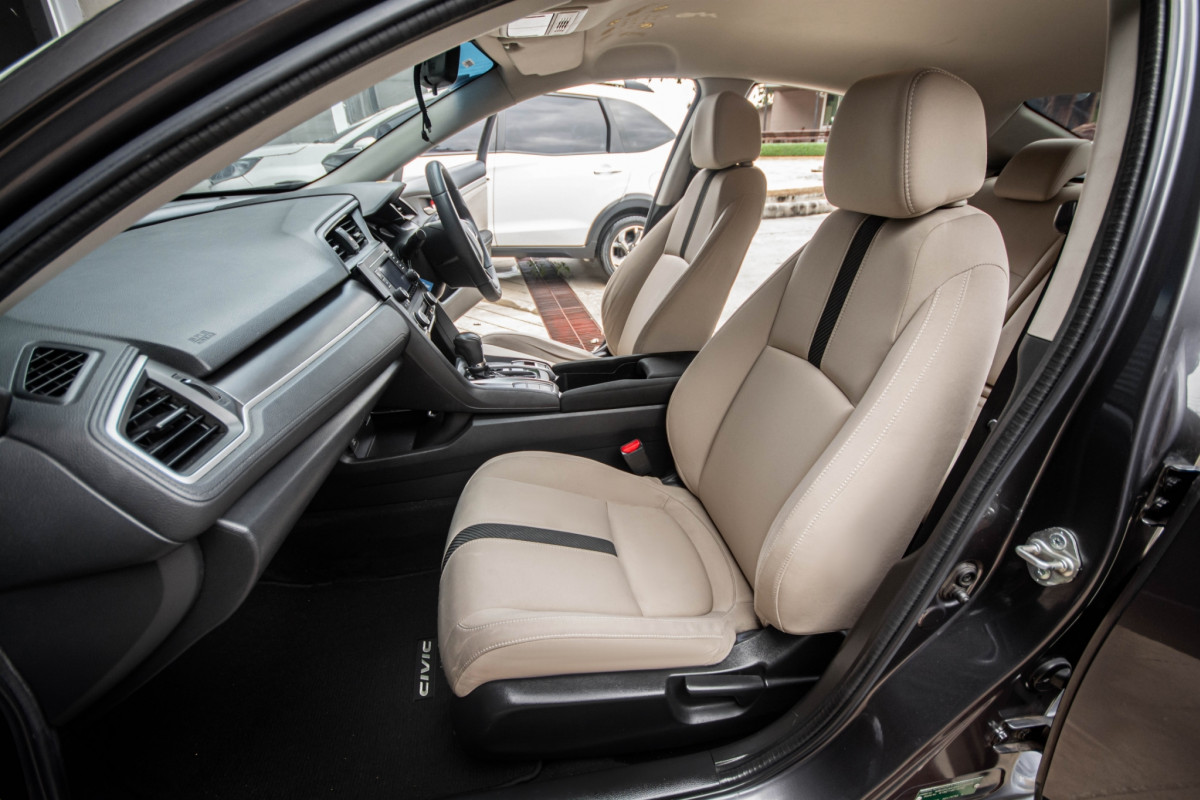 HONDA CIVIC 1.8E CVT I-VTEC ABS รถมือเดียว ติดต่อด่วนเลยครับ