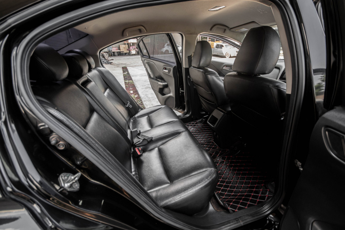 HONDA CITY 1.5 SV-CVT I-VTEC ABS รถบ้านแท้ ไม่เคยติดแก๊ส ไม่มีชนหนัก