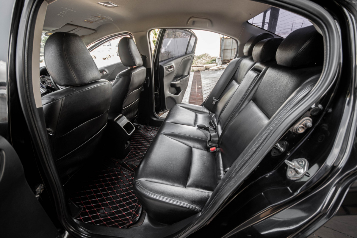 HONDA CITY 1.5 SV-CVT I-VTEC ABS รถบ้านแท้ ไม่เคยติดแก๊ส ไม่มีชนหนัก