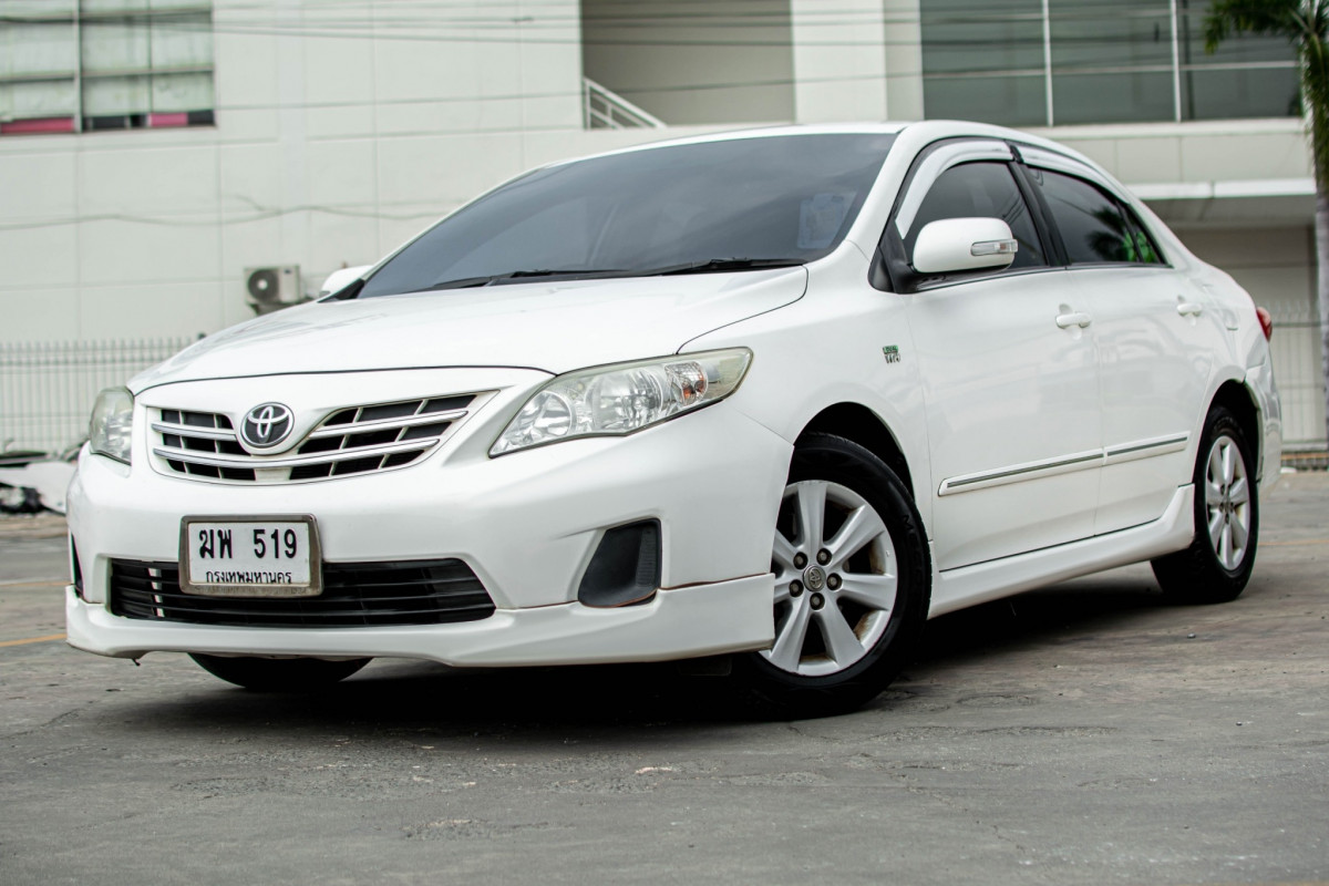 TOYOTA ALTIS 1.6 E รถบ้าน มือเดียวออกห้างป้ายแดง รถสวยไม่ช้ำ ต่างจังหวัดออกได้