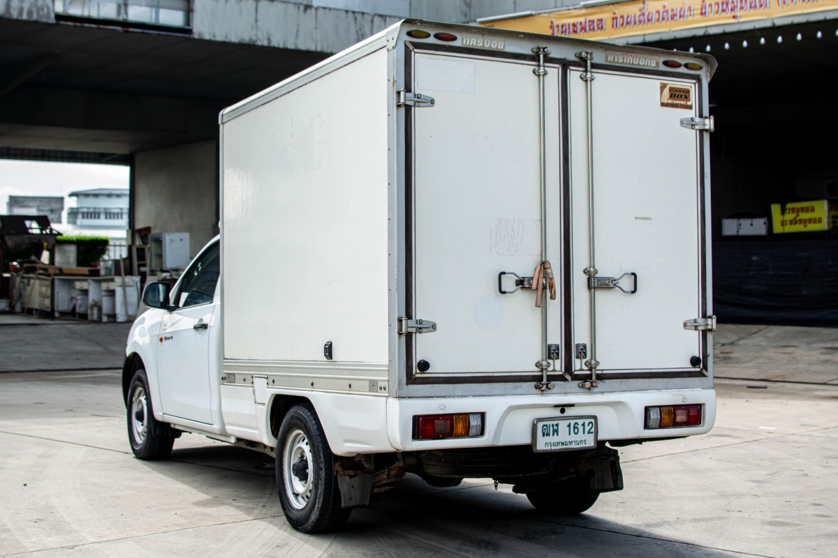 ISUZU D-MAX SPASK 2.5S รถสวยตู้แห้ง เสริมแหนบพร้อมใช้งานเลยทันที โครงสร้างเดิมๆ