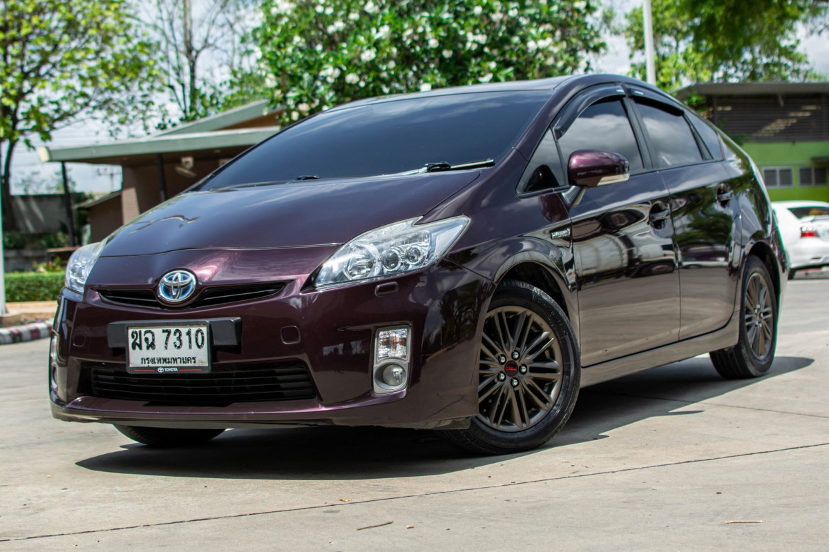 TOYOTA PRIUS 1.8 HYBRID รถบ้าน วิ่งน้อยมาก โครงสร้างเดิมๆ รับประกันไม่มีย้อมแมว