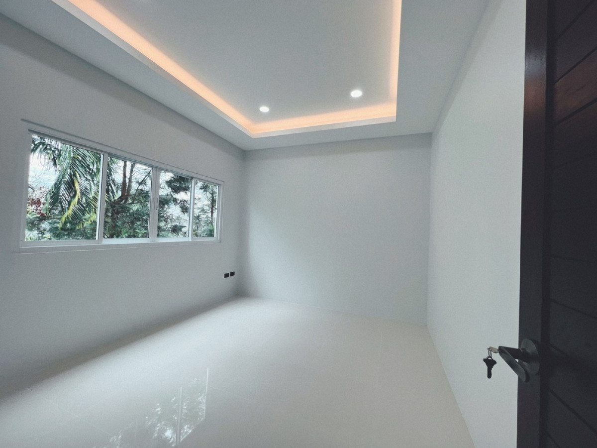 Private Modern House For Sale ขายบ้านสร้างใหม่ตกแต่งสวย ตั้งอยู่ในสนามกอล์ฟ