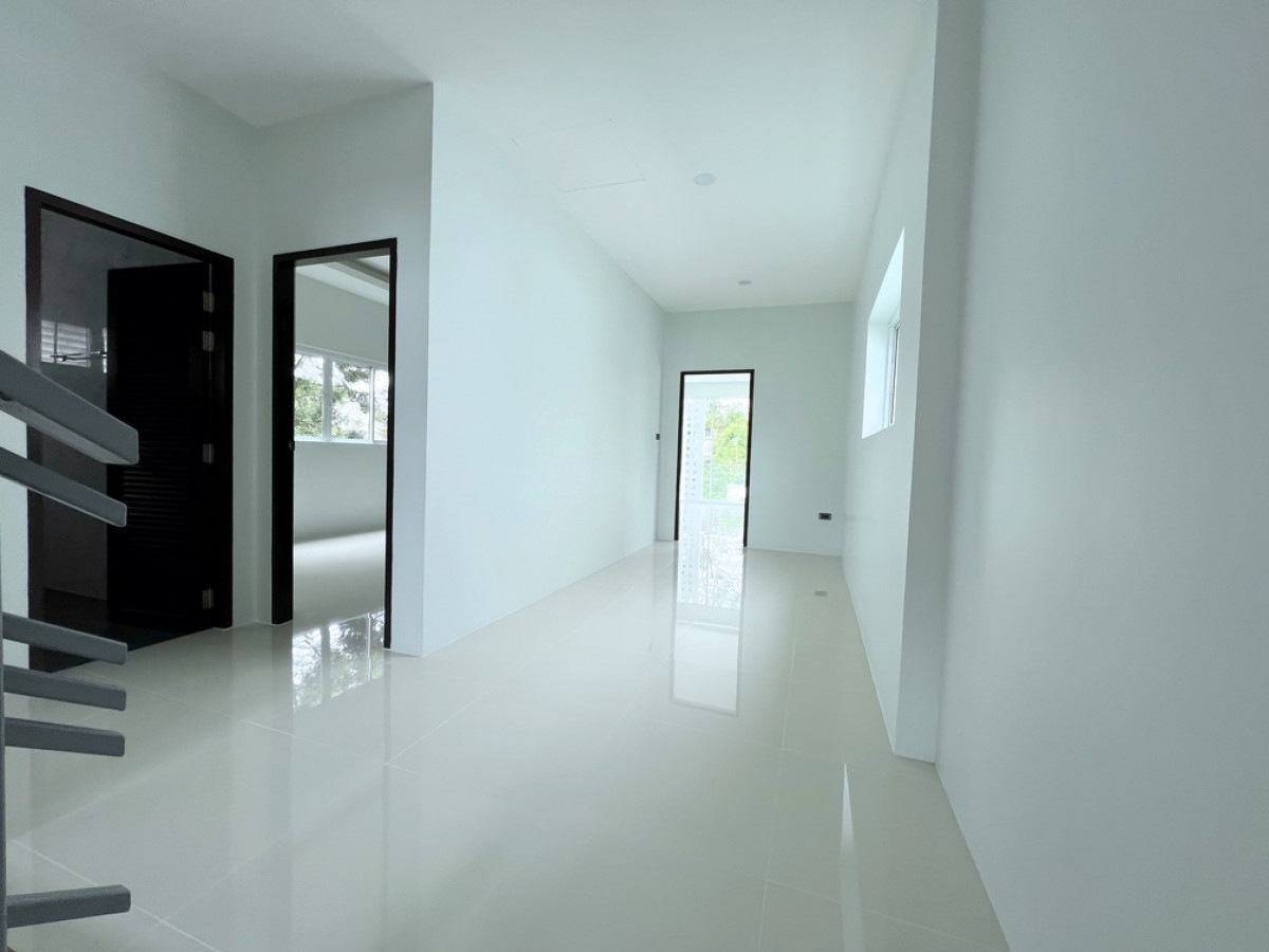 Private Modern House For Sale ขายบ้านสร้างใหม่ตกแต่งสวย ตั้งอยู่ในสนามกอล์ฟ