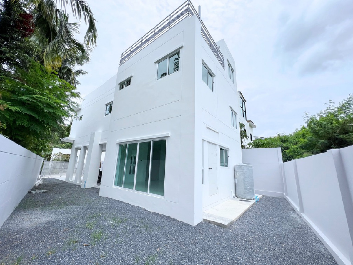 Private Modern House For Sale ขายบ้านสร้างใหม่ตกแต่งสวย ตั้งอยู่ในสนามกอล์ฟ