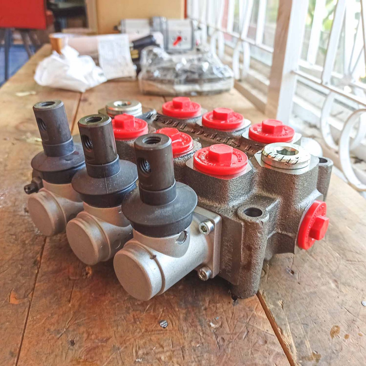 คอนโทรลวาล์วมือโยก (Monoblock Control Valves) Galtech Q95 series