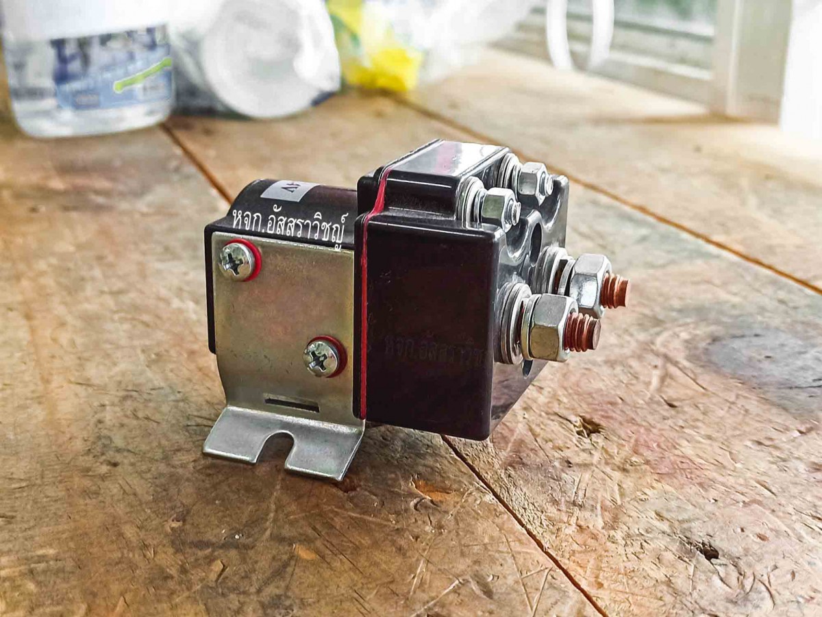 โซลินอยด์สตาร์ทเตอร์ (Starter Solenoid)