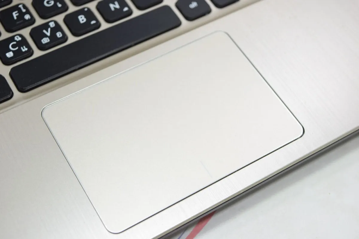 ขายโน๊ตบุ๊ค Asus K441UV จอ14” สีทอง ซีพียู Core i3 การ์ดจอแยก 2GB แค่ 5,990