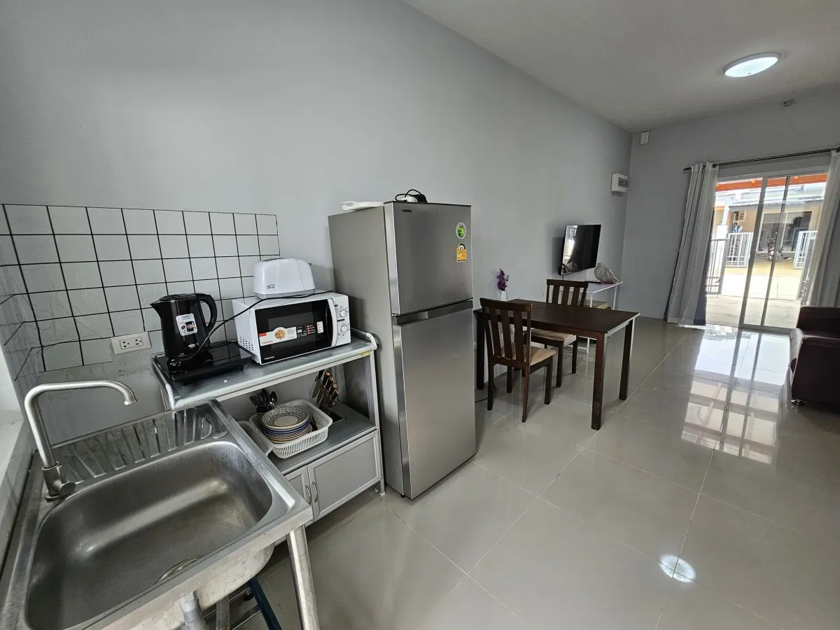 TL-0196 - ทาวน์เฮ้าส์ชั้นเดียวให้เช่า มี 2 ห้องนอน 2 ห้องน้ำ 1 ห้องครัว