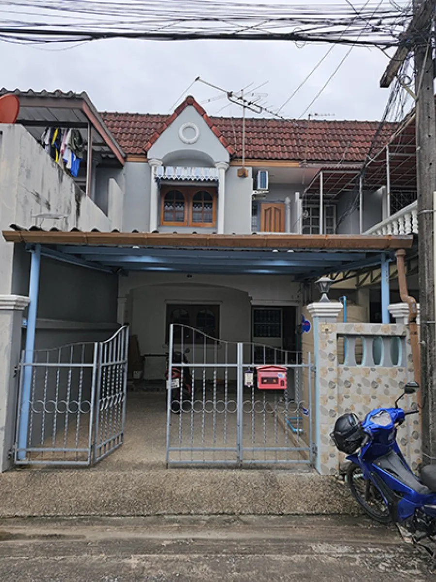 MT-0410 - ทาวเฮ้าส์สองชั้นว่างให้เช่า มี 2 ห้องนอน 2 ห้องน้ำ 1 ห้องครัว