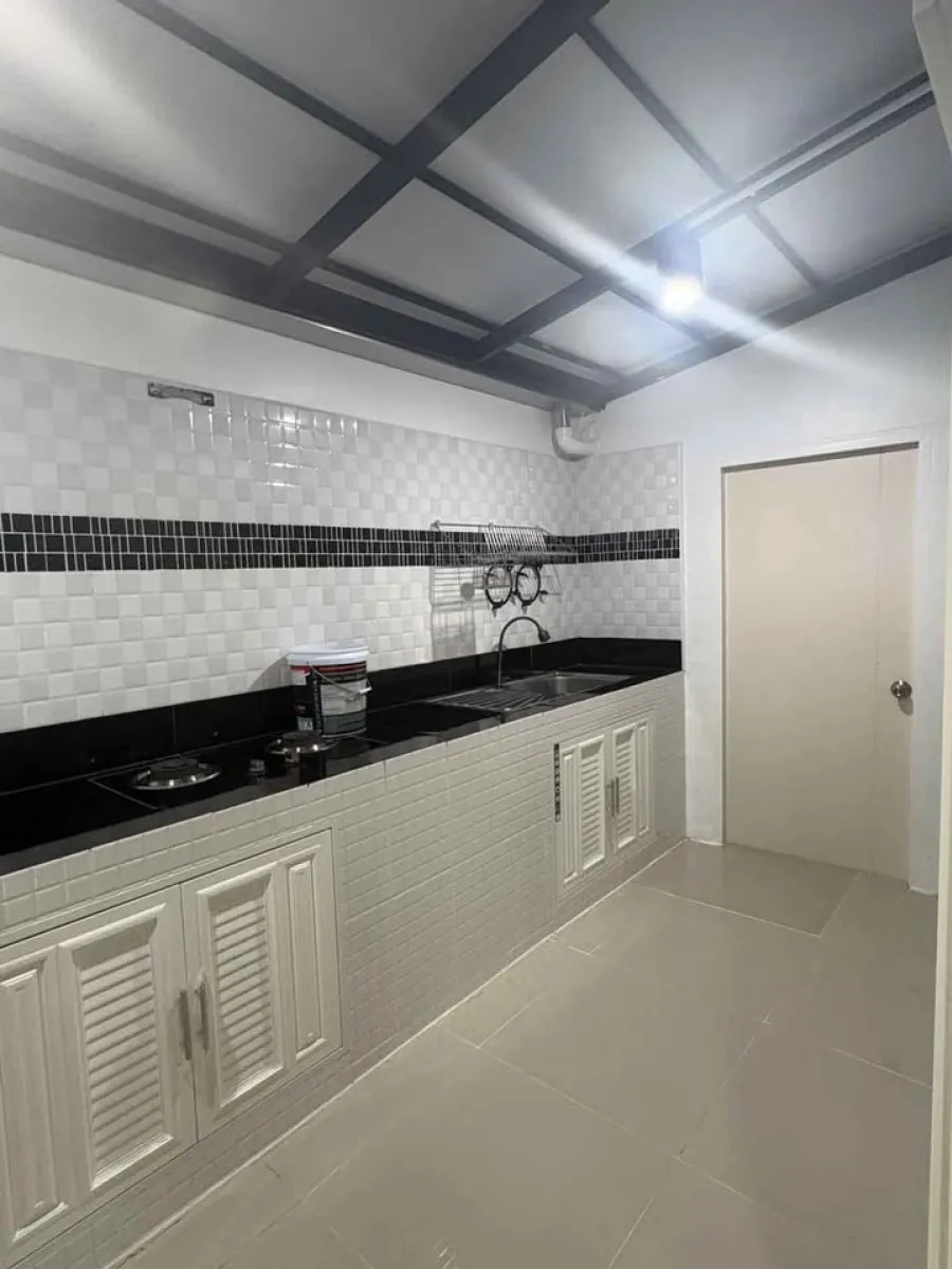 TL-0240 - ทาวน์เฮ้าส์ 2ชั้นให้เช่า มี 3 ห้องนอน 2 ห้องน้ำ 1 ห้องครัว