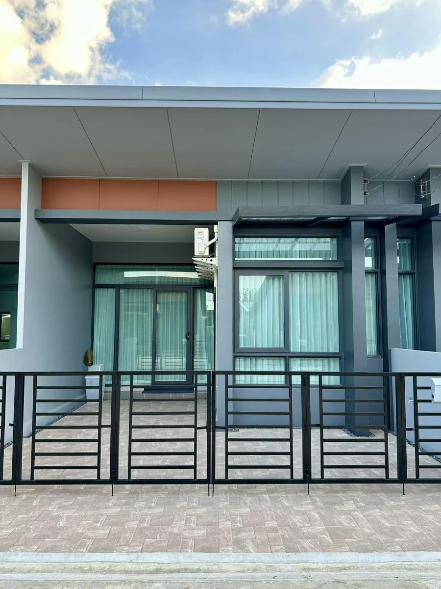 TL-0249 -ทาวน์เฮ้าส์ชั้นเดียวให้เช่า มี 2 ห้องนอน 2 ห้องน้ำ 1 ห้องครัว