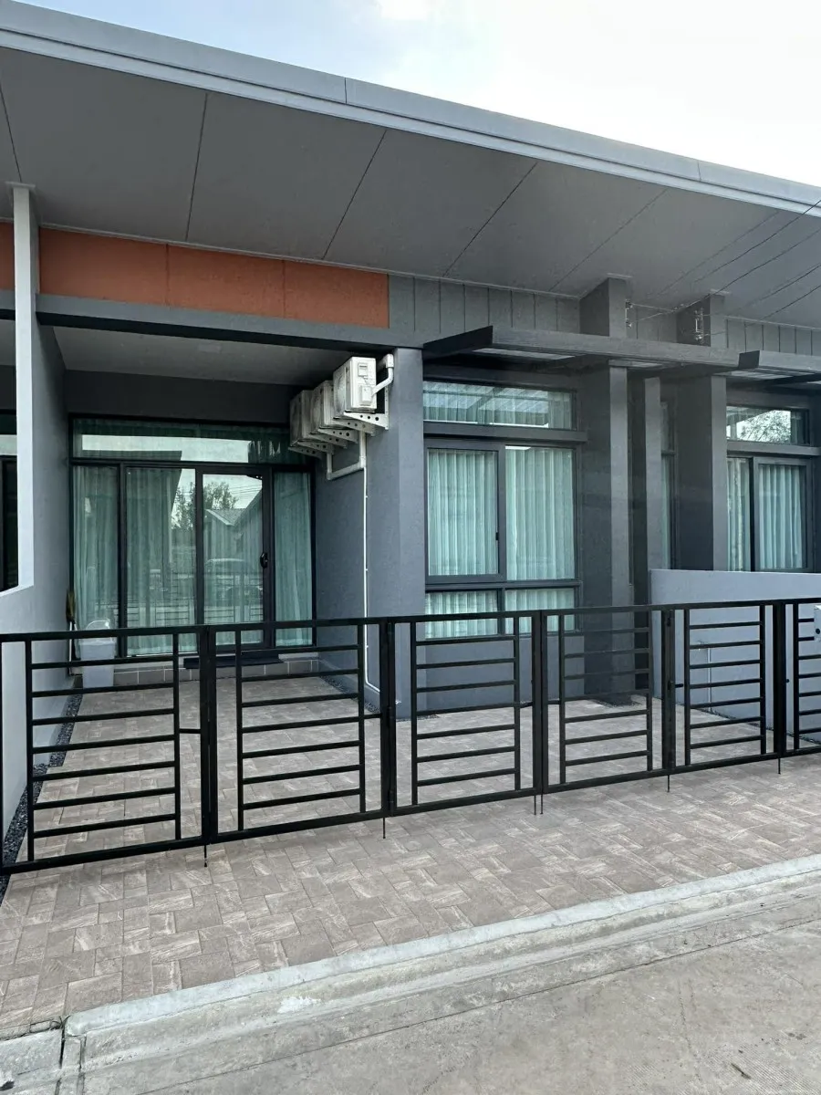 TL-0249 -ทาวน์เฮ้าส์ชั้นเดียวให้เช่า มี 2 ห้องนอน 2 ห้องน้ำ 1 ห้องครัว